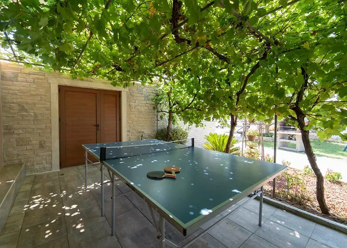 Jadran Donje Rastane